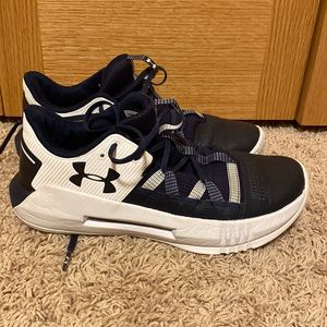 under armour women’s size 9 block city 2.0 navy/white